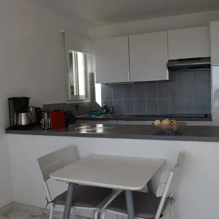 Luxury Seaview Belvedere, Apt A Антиб