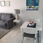 Luxury Seaview Belvedere, Apt A Daire