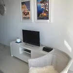 Daire Luxury Seaview Belvedere, Apt A *