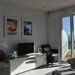 Luxury Seaview Belvedere, Apt A Daire Antibes