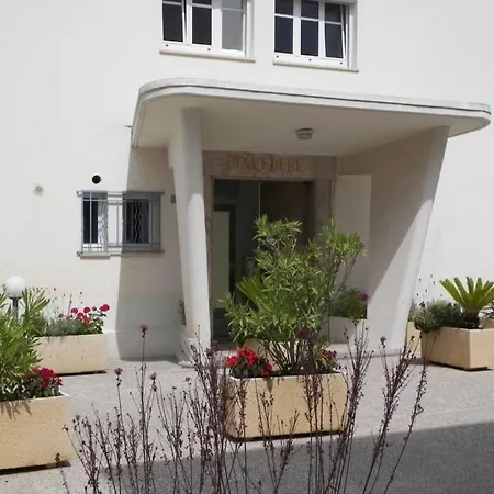 Luxury Seaview Belvedere, Apt A 아파트 앙티브