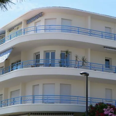 Luxury Seaview Belvedere, Apt A Антиб