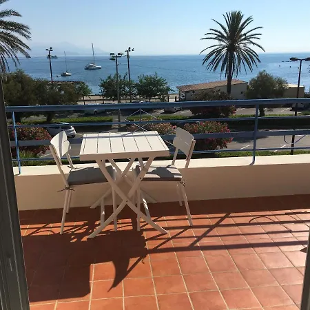 Luxury Seaview Belvedere, Apt A Apartment *