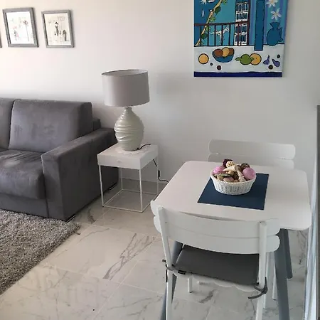 Luxury Seaview Belvedere, Apt A Appartement
