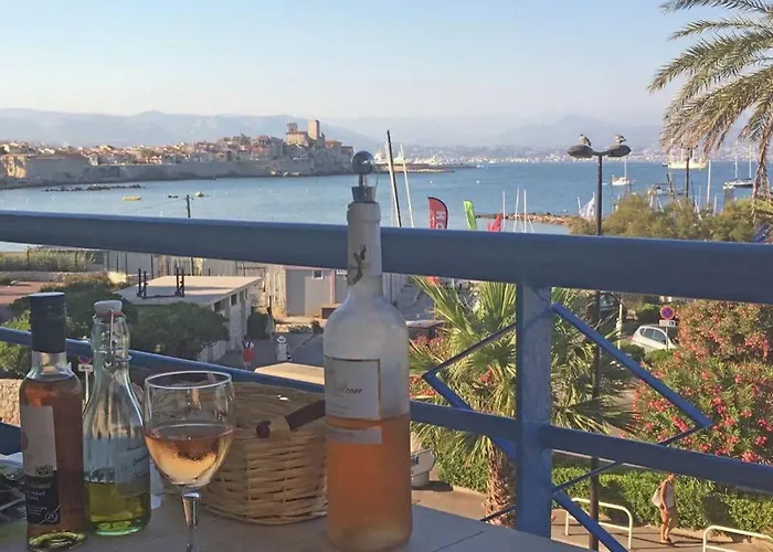 Luxury Seaview Belvedere, Apt A 公寓 昂蒂布