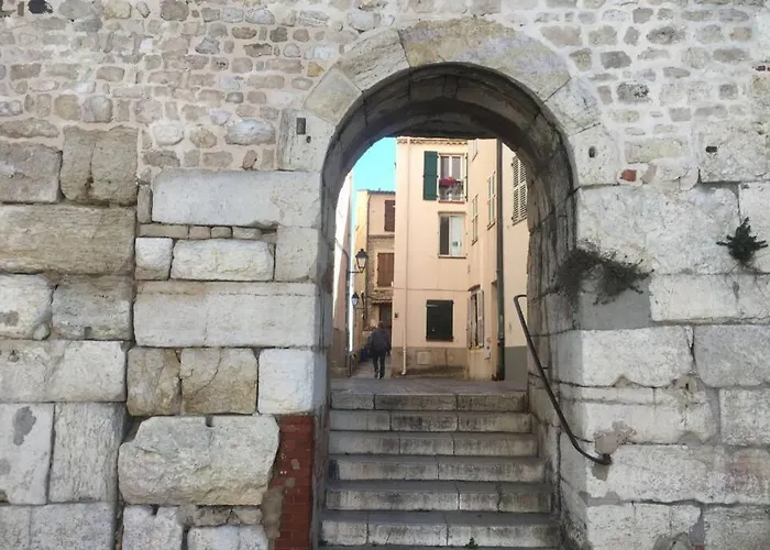 Luxury Seaview Belvedere, Apt A Apartment *