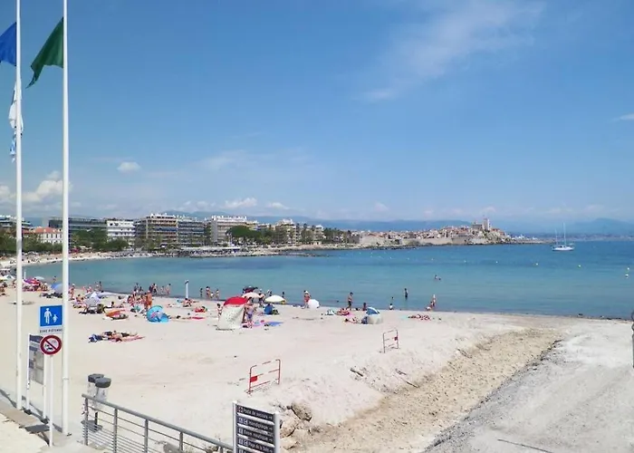 Luxury Seaview Belvedere, Apt A Антиб