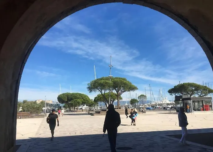 Luxury Seaview Belvedere, Apt A 公寓 *