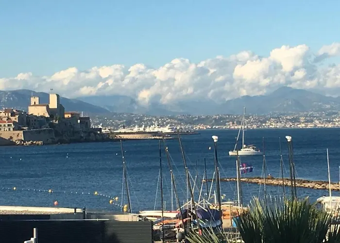 Luxury Seaview Belvedere, Apt A Apartment *