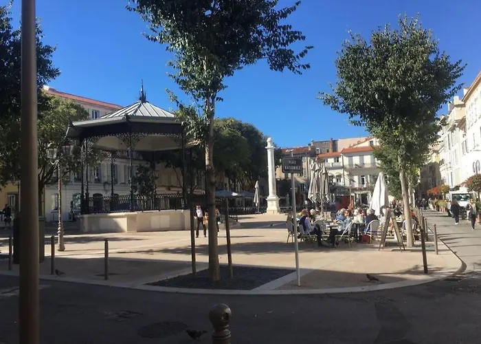 Luxury Seaview Belvedere, Apt A * 昂蒂布