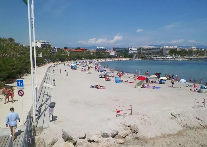 Luxury Seaview Belvedere, Apt A Апартаменты Антиб