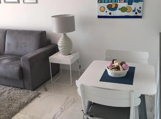 Luxury Seaview Belvedere, Apt A Apartment