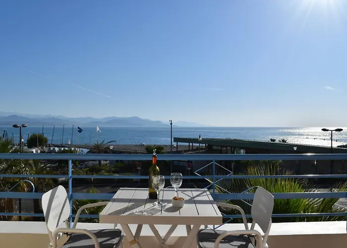 Luxury Seaview Belvedere, Apt A Antibes
