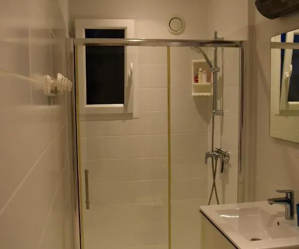 Luxury Seaview Belvedere, Apt A 公寓 昂蒂布