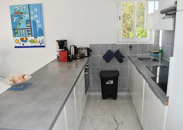 Luxury Seaview Belvedere, Apt A Apartment *