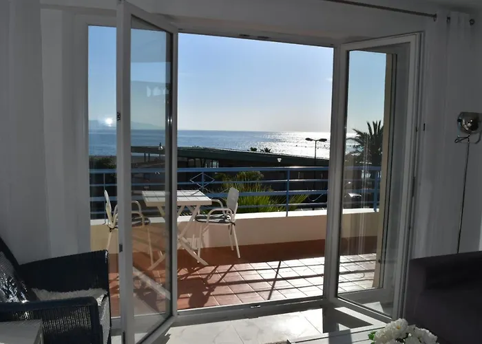 Luxury Seaview Belvedere, Apt A Apartment *