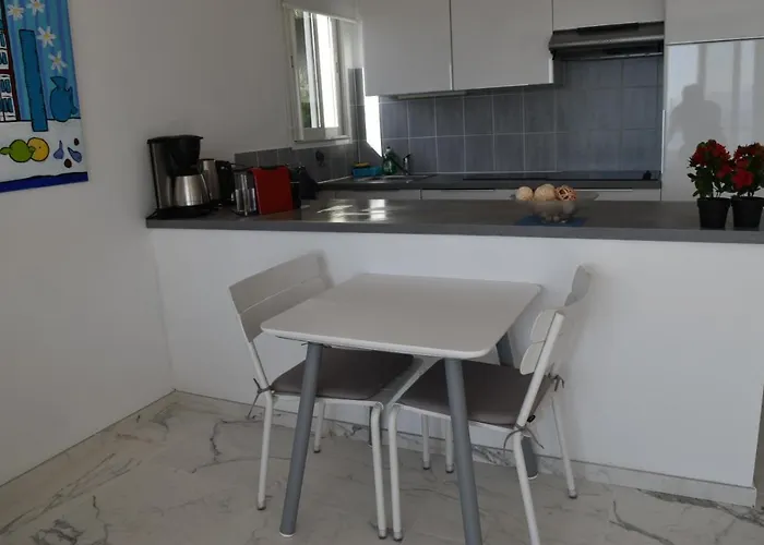 Luxury Seaview Belvedere, Apt A * Antibes