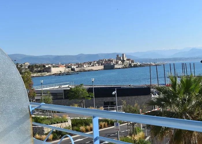 Luxury Seaview Belvedere, Apt A