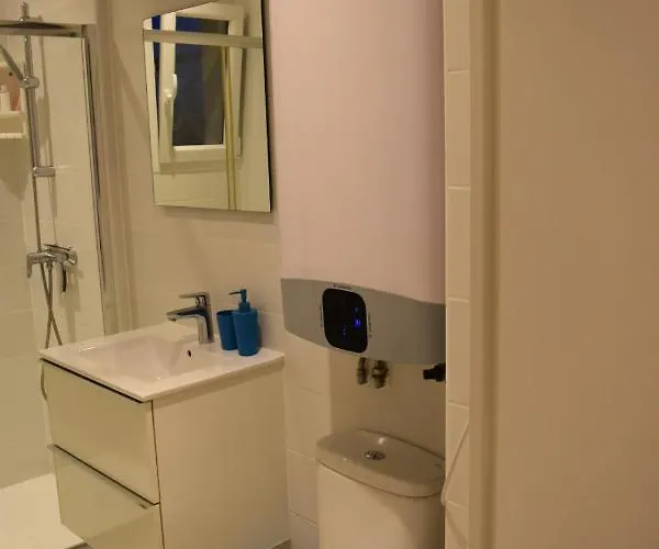 Luxury Seaview Belvedere, Apt A Antibes