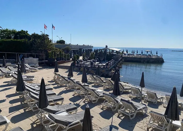 Apartment Luxury Seaview Belvedere, Apt A Antibes