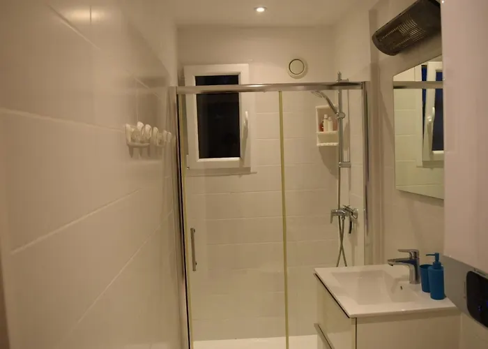 Luxury Seaview Belvedere, Apt A