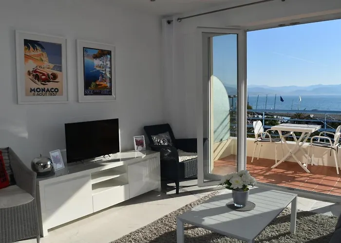 Luxury Seaview Belvedere, Apt A 公寓