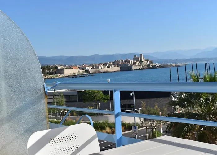 Luxury Seaview Belvedere, Apt A Apartment *